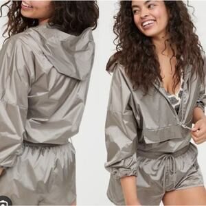 Aerie Offline Shine Silver Windbreaker Jacket Pullover XS Half Zip NWT